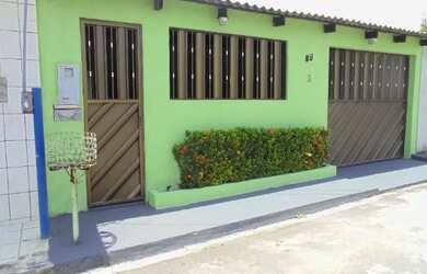 Imagem: A casa possui 3 Dormitórios, 3 Vagas na garagem e 90m² de