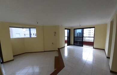 Imagem: O apartamento possui 4 Dormitórios, 3 Banheiros, 2 Vagas na