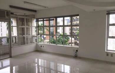 Imagem: O depósito possui 32m² de Área e está localizado em Savassi