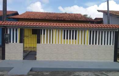 Imagem: A casa possui 2 Dormitórios, 1 Banheiro, 1 Vaga na garagem