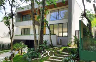 Imagem: A casa em condomínio possui 5 Dormitórios, 5 Banheiros, 5