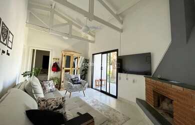 Imagem: A casa em condomínio possui 3 Dormitórios, 4 Banheiros, 5