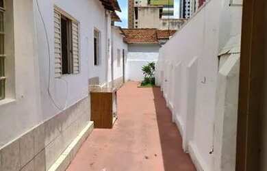 Imagem: A casa possui 3 Dormitórios, 1 Banheiro, 60m² de Área e