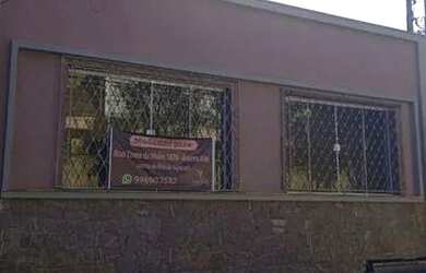 Imagem: O depósito possui 3 Vagas na garagem, 227m² de Área e está