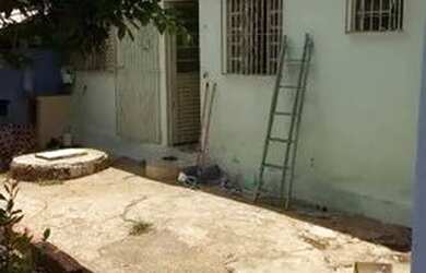 Imagem: A casa possui 1 Dormitório e 1 Banheiro e está localizado