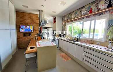 Imagem 13: Casa de condomínio para venda possui 322 metros quadrados com 5 quartos...