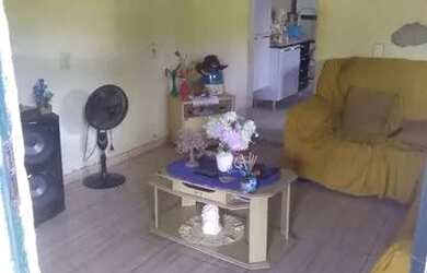 Imagem: A casa possui 1 Dormitório, 1 Banheiro e está localizado em