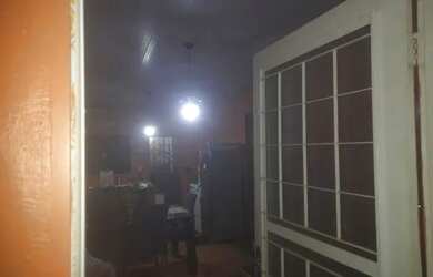 Imagem: A casa possui 2 Dormitórios, 2 Banheiros, 1 Vaga na garagem