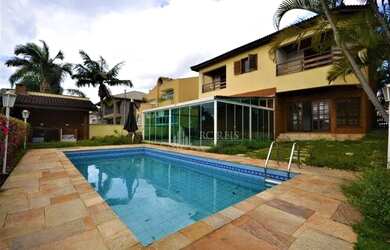 Imagem: A casa em condomínio possui 4 Dormitórios, 5 Banheiros, 5