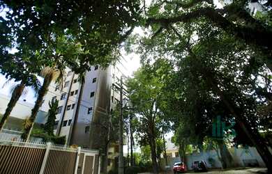 Imagem: O apartamento possui 3 Dormitórios, 1 Banheiro, 3 Vagas na