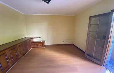 Imagem: A casa possui 3 Dormitórios, 4 Banheiros, 3 Vagas na garagem