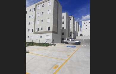 Imagem: O apartamento possui 1 Dormitório, 1 Banheiro, 1 Vaga na garagem