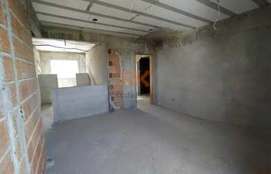 Imagem: O apartamento possui 3 Dormitórios, 1 Banheiro, 2 Vagas na