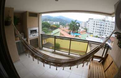 Imagem: O apartamento possui 4 Dormitórios, 3 Banheiros, 2 Vagas na