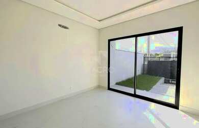 Imagem: A casa possui 3 Dormitórios, 3 Banheiros, 2 Vagas na garagem