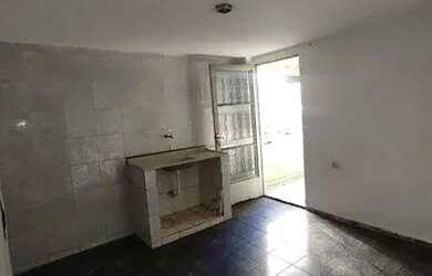 Imagem: A casa possui 1 Dormitório, 1 Banheiro, 30m² de Área e está