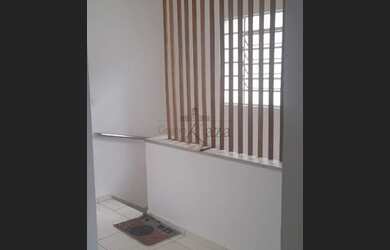 Imagem: A casa possui 5 Dormitórios, 4 Banheiros, 3 Vagas na garagem