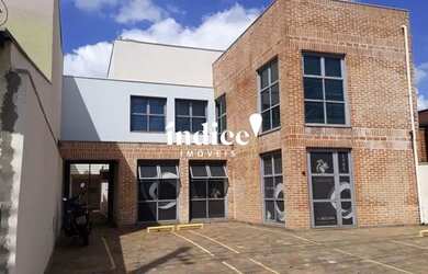 Imagem: O depósito possui 4 Vagas na garagem, 307m² de Área e está