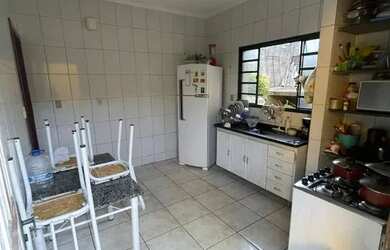 Imagem: C515 - Casa com três dormitórios sendo um suíte. Garagem