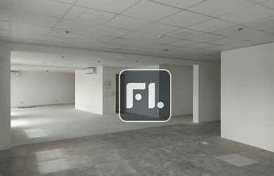 Imagem: O depósito possui 4 Vagas na garagem e 192m² de Área e está