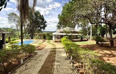 Imagem: A chácara possui 2000m² de Área e está localizado em Vila