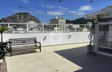 Imagem 2: Cobertura duplex reformada por arquiteta Vista espetacular das montanhas!