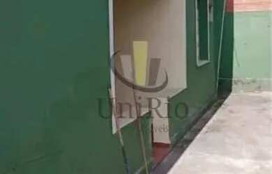 Imagem: A casa possui 2 Dormitórios, 1 Banheiro, 1 Vaga na garagem