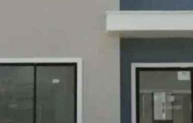 Imagem: A casa possui 2 Dormitórios, 1 Banheiro, 1 Vaga na garagem