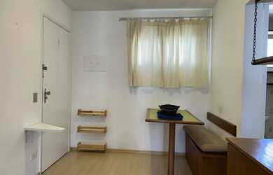 Imagem: O apartamento possui 1 Dormitório, 1 Banheiro, 1 Vaga na garagem