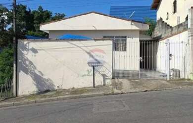 Imagem: A casa possui 2 Dormitórios, 1 Banheiro, 1 Vaga na garagem
