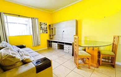 Imagem: A casa possui 3 Dormitórios, 1 Banheiro, 2 Vagas na garagem