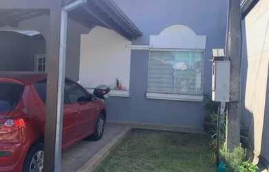 Imagem: A casa em condomínio possui 3 Dormitórios, 2 Banheiros, 2