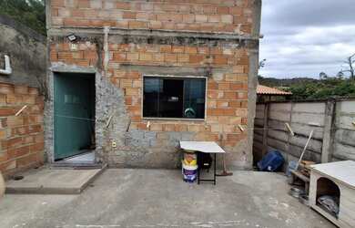 Imagem: A casa possui 2 Dormitórios, 2 Banheiros, 5 Vagas na garagem