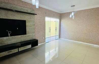 Imagem: Casa em condomínio para venda na Avenida do Aririzal