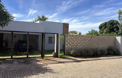 Imagem: A casa em condomínio possui 2 Dormitórios, 3 Banheiros, 2