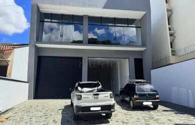 Imagem: O depósito possui 5 Vagas na garagem, 150m² de Área e está