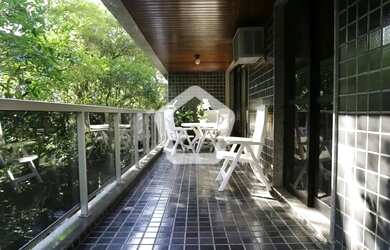 Imagem: O apartamento possui 4 Dormitórios, 1 Banheiro, 3 Vagas na