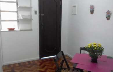 Imagem: O apartamento possui 1 Dormitório, 1 Banheiro, 50m² de Área