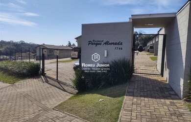 Imagem: A casa possui 2 Dormitórios, 1 Banheiro, 1 Vaga na garagem