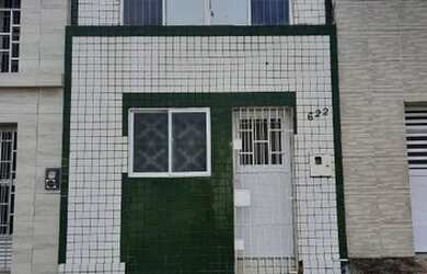 Imagem: A casa possui 3 Dormitórios, 2 Banheiros e 180m² de Área