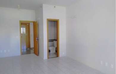 Imagem: O depósito possui 1 Vaga na garagem e 26m² de Área e está