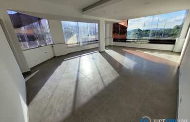 Imagem: O depósito possui 1 Vaga na garagem e 78m² de Área e está