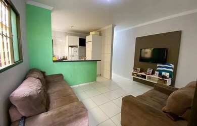 Imagem: A casa possui 2 Dormitórios, 1 Banheiro, 2 Vagas na garagem