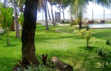 Imagem: A casa em condomínio possui 4 Dormitórios, 1 Banheiro, 4 Vagas