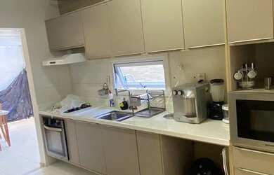 Imagem: A casa em condomínio possui 4 Dormitórios, 4 Banheiros, 2