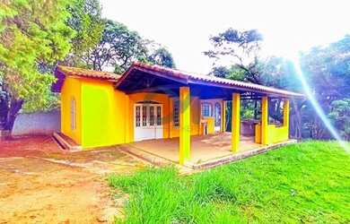 Imagem: A casa em condomínio possui 2 Dormitórios, 2 Banheiros, 5