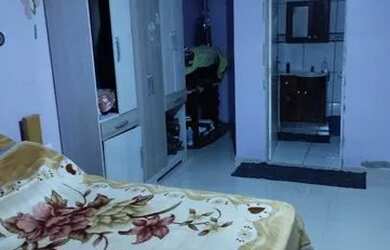 Imagem: A casa possui 3 Dormitórios, 2 Banheiros, 4 Vagas na garagem