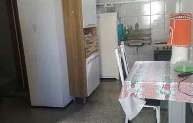 Imagem: A kitnet possui 1 Dormitório, 1 Banheiro e está localizado