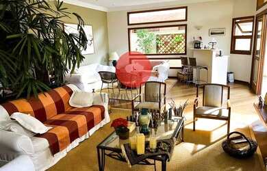 Imagem: A casa em condomínio possui 3 Dormitórios, 4 Banheiros, 3