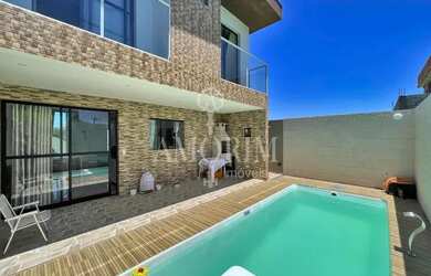 Imagem: A casa em condomínio possui 3 Dormitórios, 3 Banheiros, 2